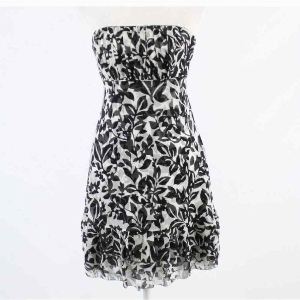 WHBM Black & White Abstract Floral Print Silk Sleeveless Ruffle Dress 6 - Picture 1 of 6